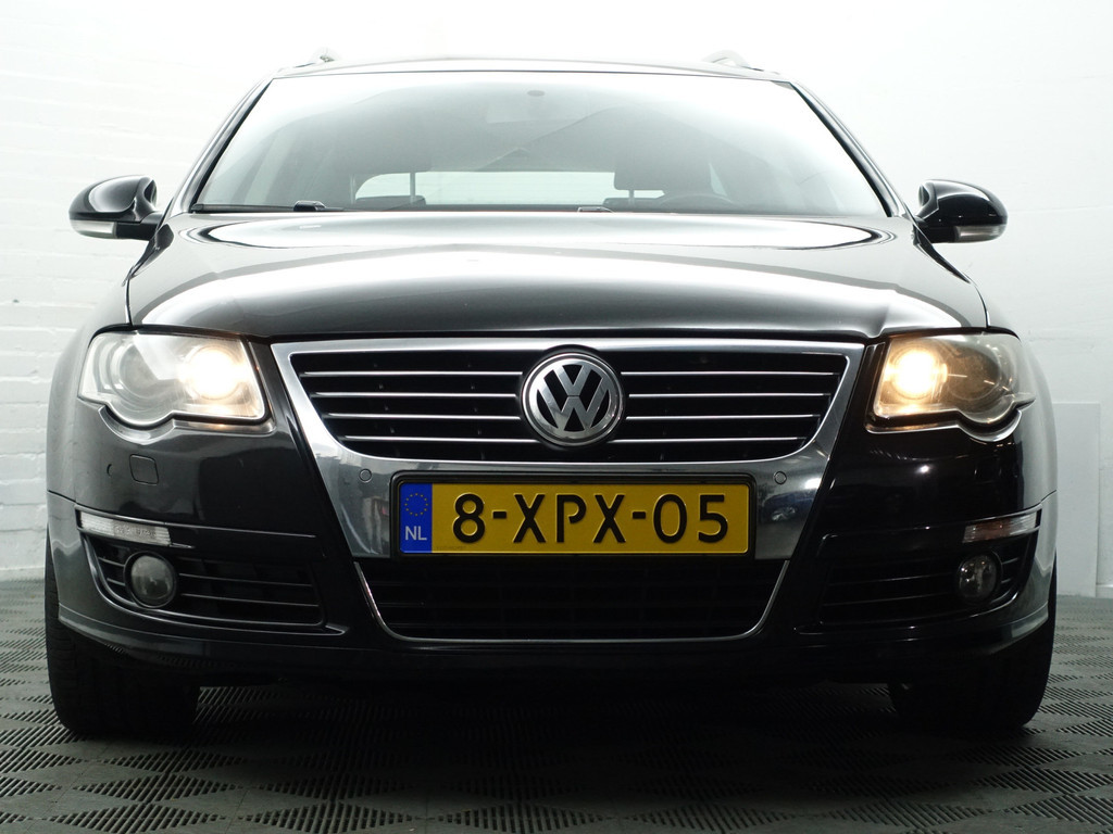 
								Volkswagen Passat Variant 3.2 V6 4 Motion Highline Aut- Park Assist, Sport onderstel, Ergo Comfort, Cruise, Clima, Stoelverwarming vol									