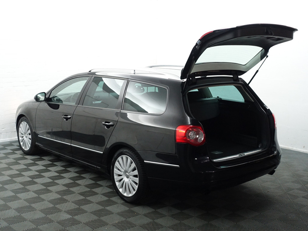 
								Volkswagen Passat Variant 3.2 V6 4 Motion Highline Aut- Park Assist, Sport onderstel, Ergo Comfort, Cruise, Clima, Stoelverwarming vol									