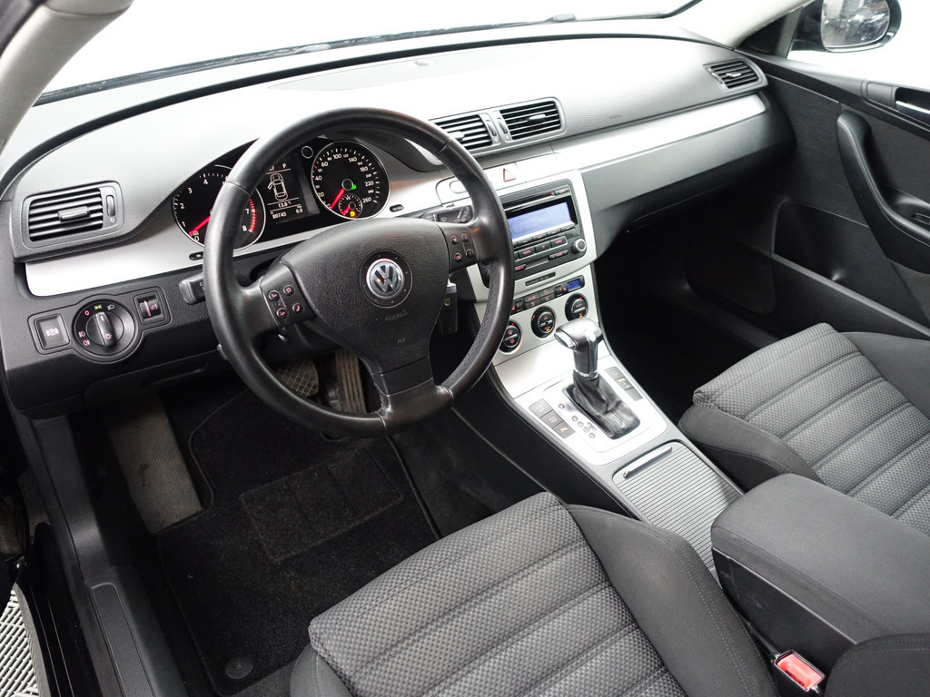 
								Volkswagen Passat Variant 3.2 V6 4 Motion Highline Aut- Park Assist, Sport onderstel, Ergo Comfort, Cruise, Clima, Stoelverwarming vol									
