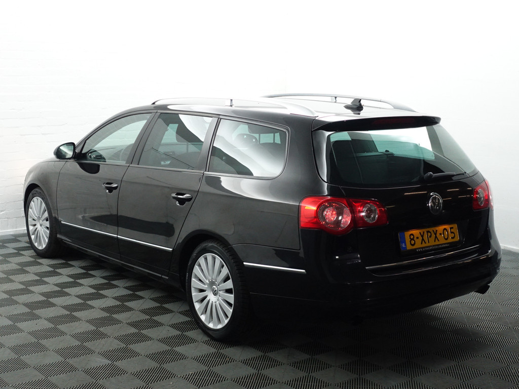 
								Volkswagen Passat Variant 3.2 V6 4 Motion Highline Aut- Park Assist, Sport onderstel, Ergo Comfort, Cruise, Clima, Stoelverwarming vol									