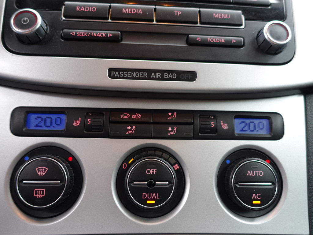 
								Volkswagen Passat Variant 3.2 V6 4 Motion Highline Aut- Park Assist, Sport onderstel, Ergo Comfort, Cruise, Clima, Stoelverwarming vol									