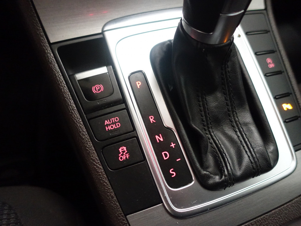 
Volkswagen Passat Variant 1.4 TSI Highline BlueMotion Aut– Park Assist, Navi, Clima, Cruise, Comfort Interieur vol									