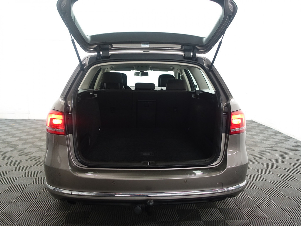 
Volkswagen Passat Variant 1.4 TSI Highline BlueMotion Aut– Park Assist, Navi, Clima, Cruise, Comfort Interieur vol									