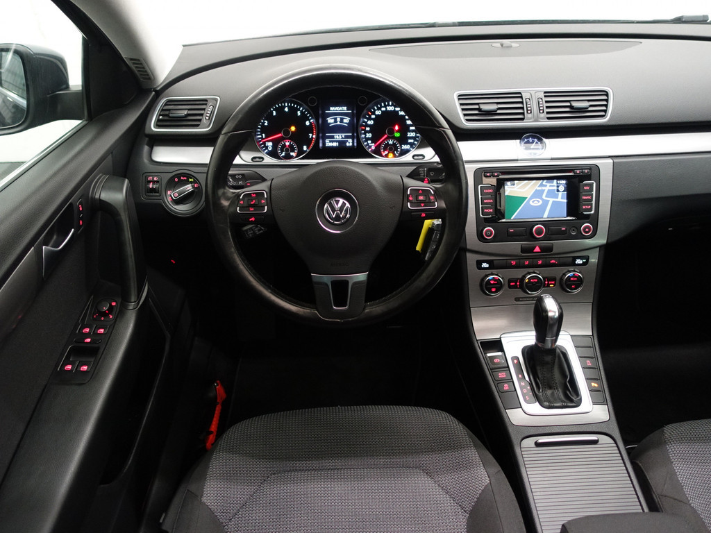 
Volkswagen Passat Variant 1.4 TSI Highline Dsg7 – Panodak, Navi, Clima, Cruise, Pdc vol									