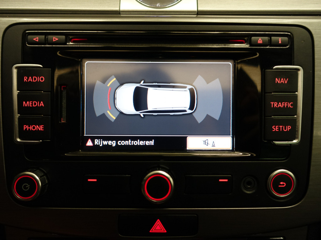 
Volkswagen Passat Variant 1.4 TSI Highline Dsg7 – Panodak, Navi, Clima, Cruise, Pdc vol									