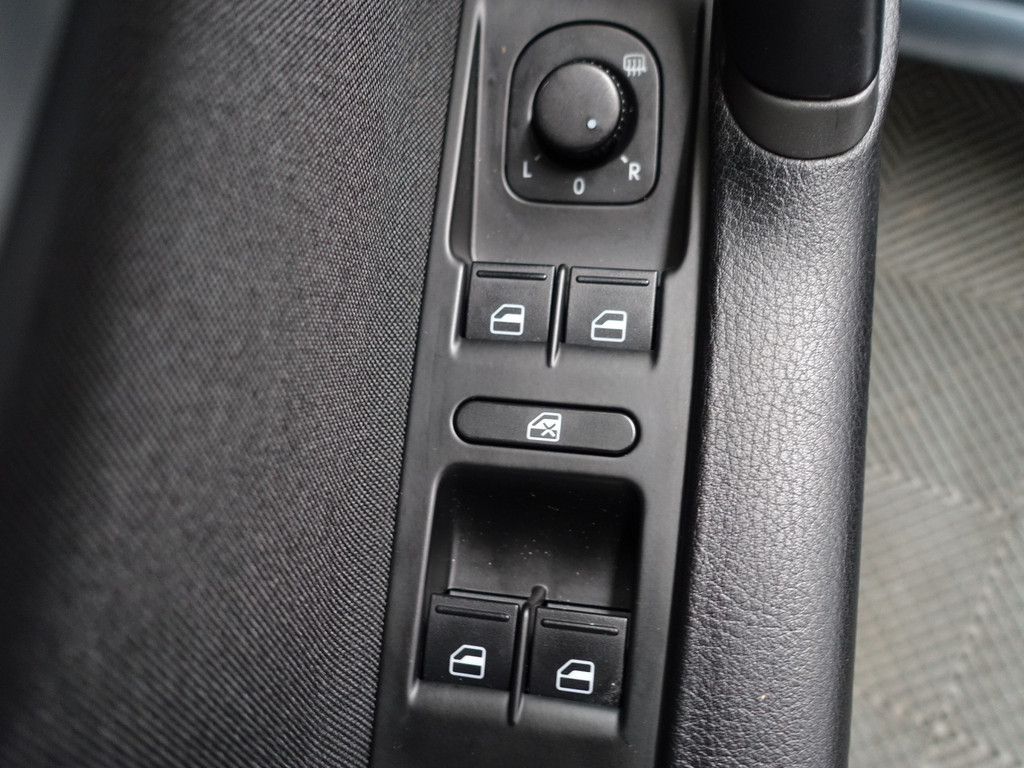 
Volkswagen Passat Variant 1.4 TSI Highline Dsg7 – Panodak, Navi, Clima, Cruise, Pdc vol									