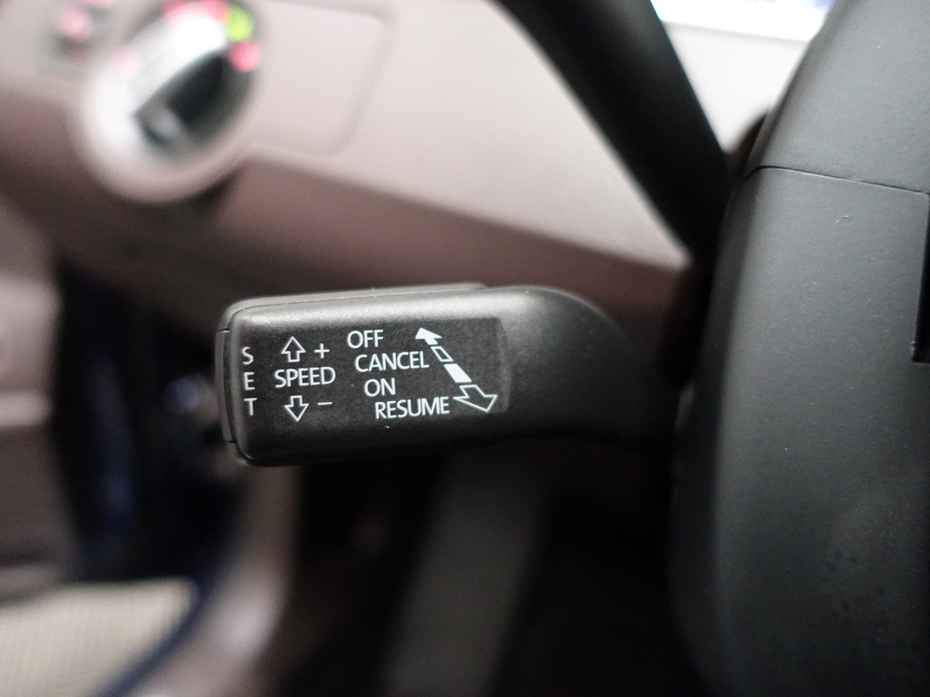 
Volkswagen Passat Variant 1.8 TSI Highline 161Pk Aut- Two Tone Leder Interieur, Xenon Led, Park Assist, Park Pilot, Stoelverwarming vol									