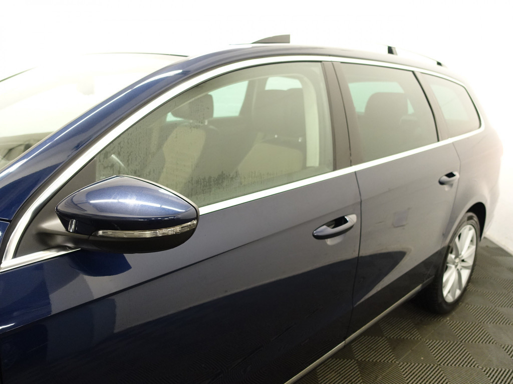 
Volkswagen Passat Variant 1.8 TSI Highline 161Pk Aut- Two Tone Leder Interieur, Xenon Led, Park Assist, Park Pilot, Stoelverwarming vol									