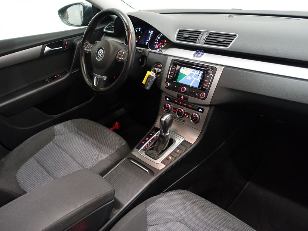 
Volkswagen Passat Variant 1.4 TSI Highline Dsg7 – Panodak, Navi, Clima, Cruise, Pdc vol									