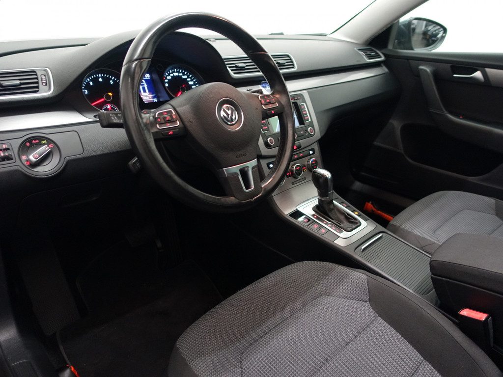 
Volkswagen Passat Variant 1.4 TSI Highline Dsg7 – Panodak, Navi, Clima, Cruise, Pdc vol									