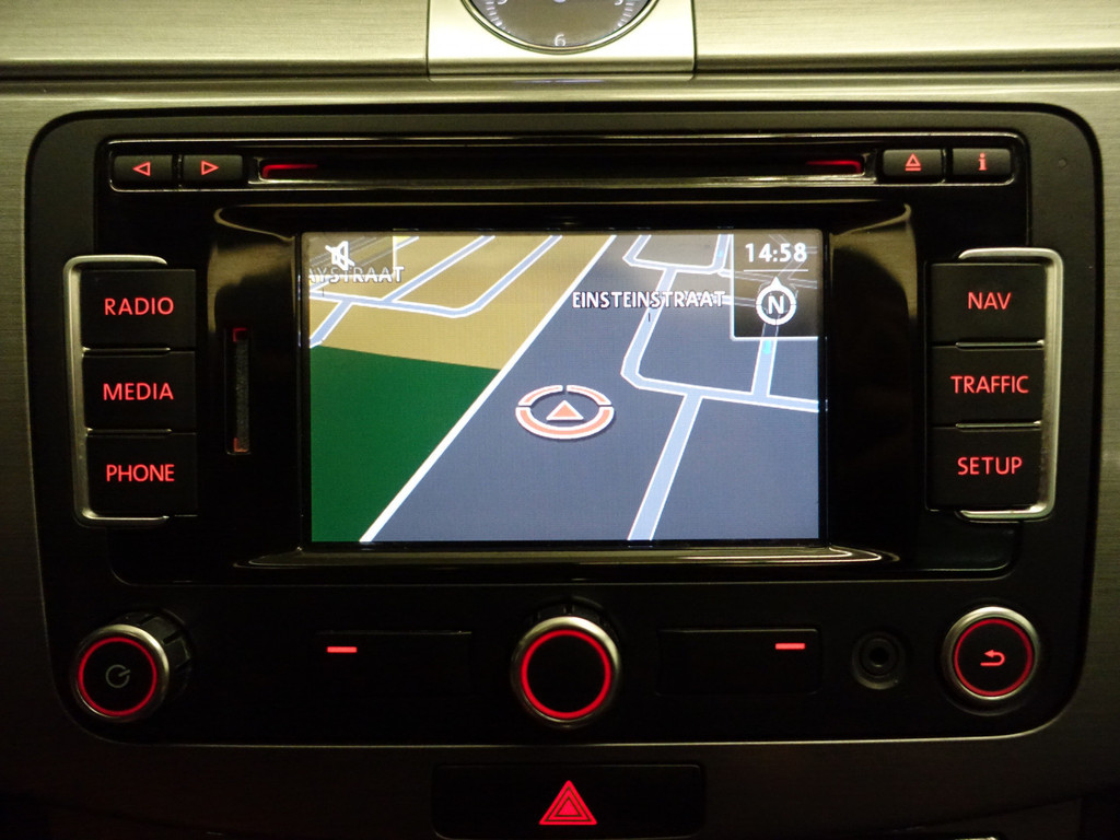 
Volkswagen Passat Variant 1.4 TSI Highline Dsg7 – Panodak, Navi, Clima, Cruise, Pdc vol									