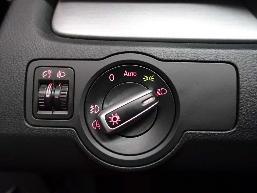 
Volkswagen Passat Variant 1.4 TSI Highline Dsg7 – Panodak, Navi, Clima, Cruise, Pdc vol									