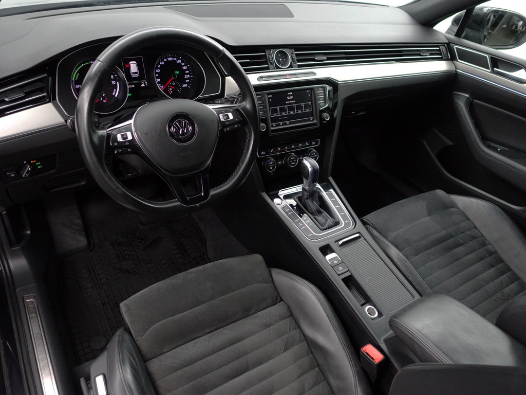 
								Volkswagen Passat Variant 1.4 TSI GTE Highline+ Aut- Panodak, Ada Cruise, Xenon Led, Ergo Comfort, Keyless, Elek Trekhaak vol									