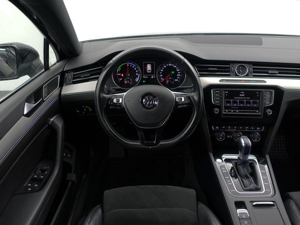 
								Volkswagen Passat Variant 1.4 TSI GTE Highline+ Aut- Panodak, Ada Cruise, Xenon Led, Ergo Comfort, Keyless, Elek Trekhaak vol									