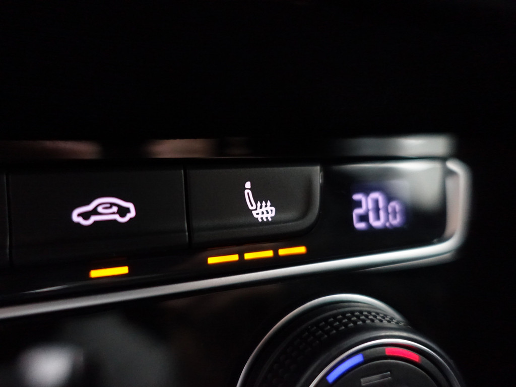 
								Volkswagen Passat Variant 1.4 TSI GTE Highline+ Aut- Panodak, Ada Cruise, Xenon Led, Ergo Comfort, Keyless, Elek Trekhaak vol									