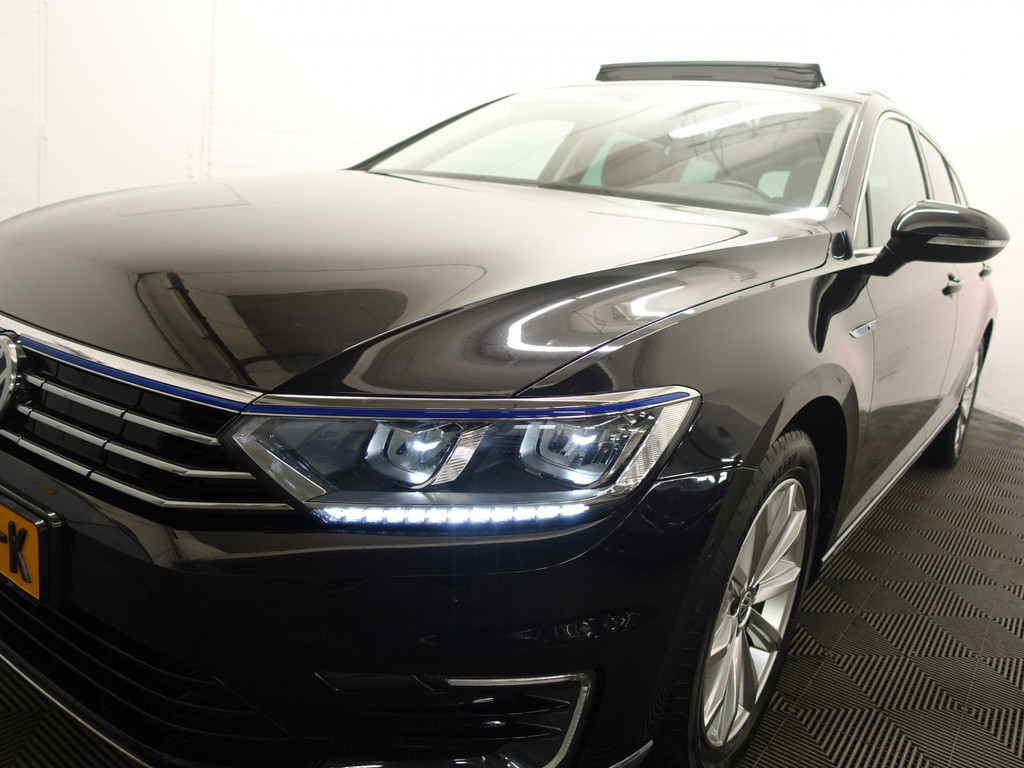 
Volkswagen Passat Variant 1.4 TSI GTE Highline+ Aut- Panoramadak, Virtual Cockpit, Ergo Comfort, Keyless, Park Pilot, Park Assist vol									