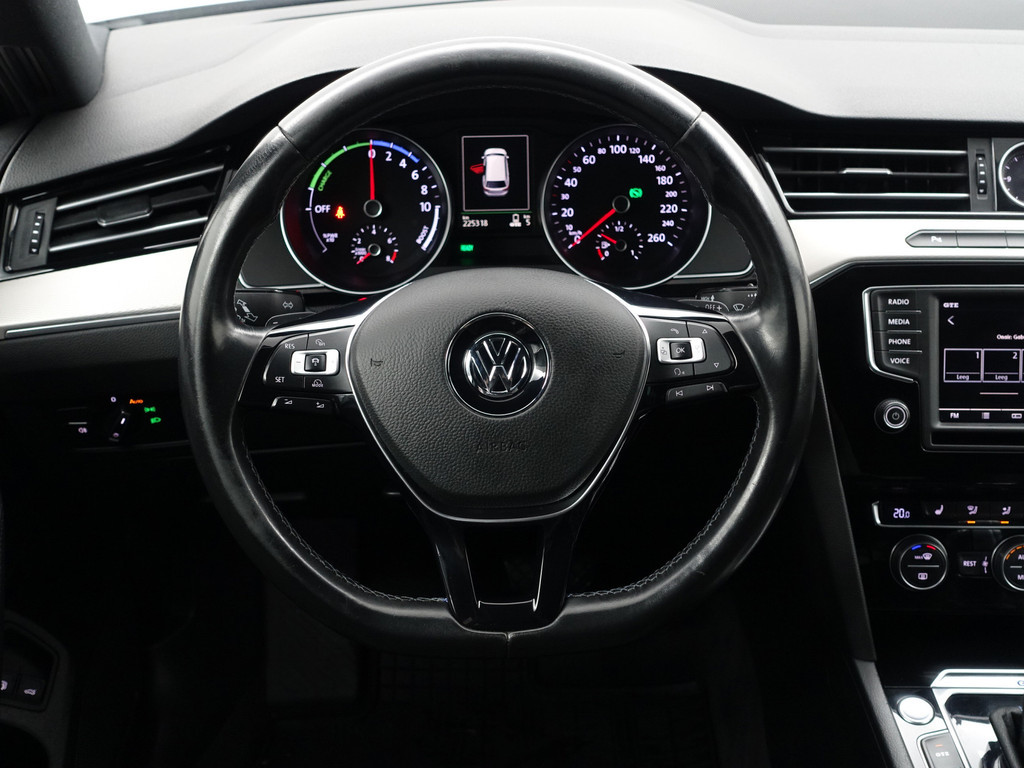 
								Volkswagen Passat Variant 1.4 TSI GTE Highline+ Aut- Panodak, Ada Cruise, Xenon Led, Ergo Comfort, Keyless, Elek Trekhaak vol									