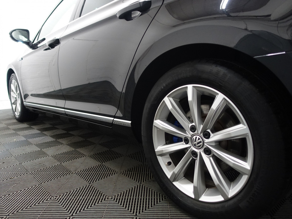 
Volkswagen Passat Variant 1.4 TSI GTE Highline+ Aut- Panoramadak, Virtual Cockpit, Ergo Comfort, Keyless, Park Pilot, Park Assist vol									