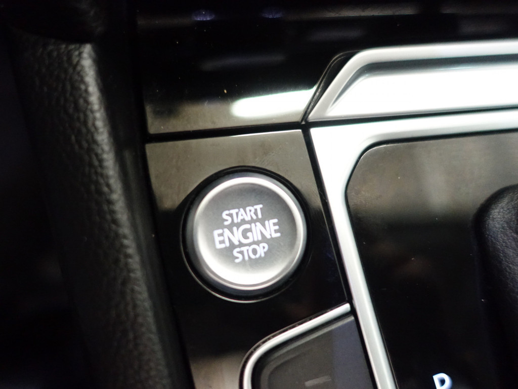 
Volkswagen Passat Variant 1.4 TSI GTE Highline+ Aut- Panoramadak, Virtual Cockpit, Ergo Comfort, Keyless, Park Pilot, Park Assist vol									