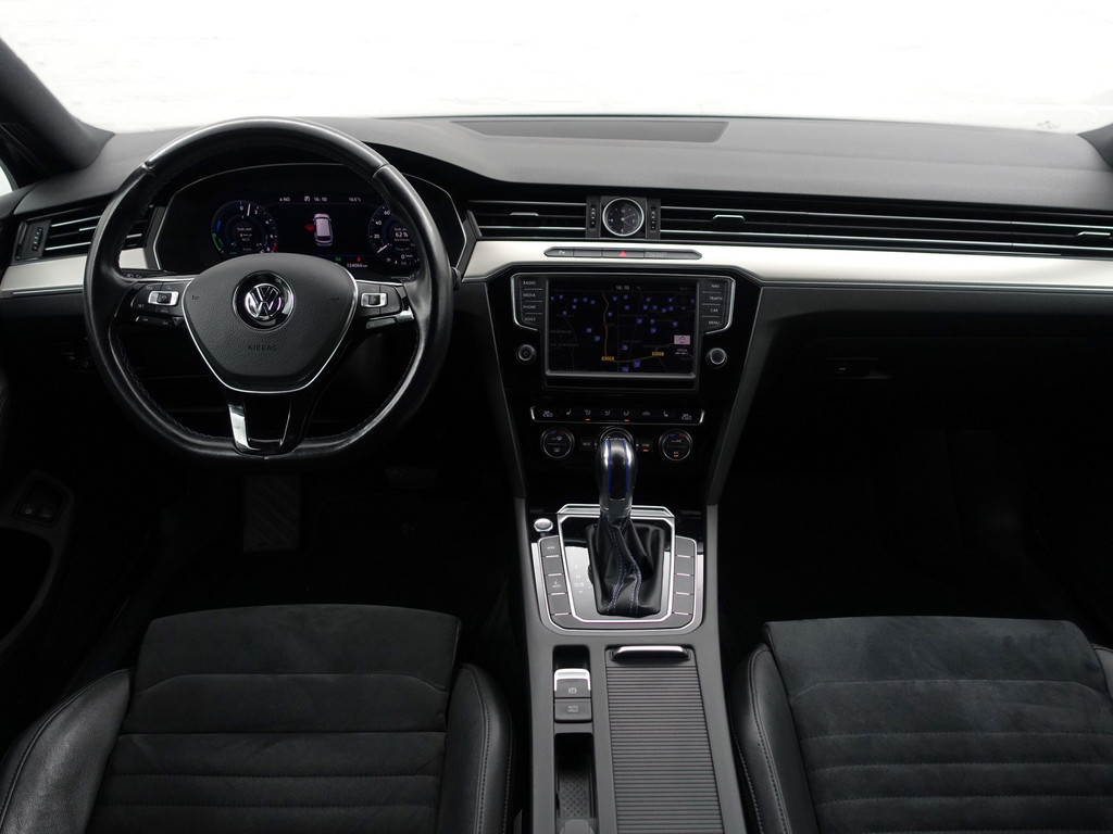 
Volkswagen Passat Variant 1.4 TSI GTE Connected Series Plus Aut- Virtual Cockpit, Panodak, Ergo Comfort, Carplay, Sfeerverlichting, Ada Cruise vol									