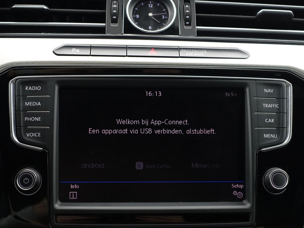 
Volkswagen Passat Variant 1.4 TSI GTE Connected Series Plus Aut- Virtual Cockpit, Panodak, Ergo Comfort, Carplay, Sfeerverlichting, Ada Cruise vol									