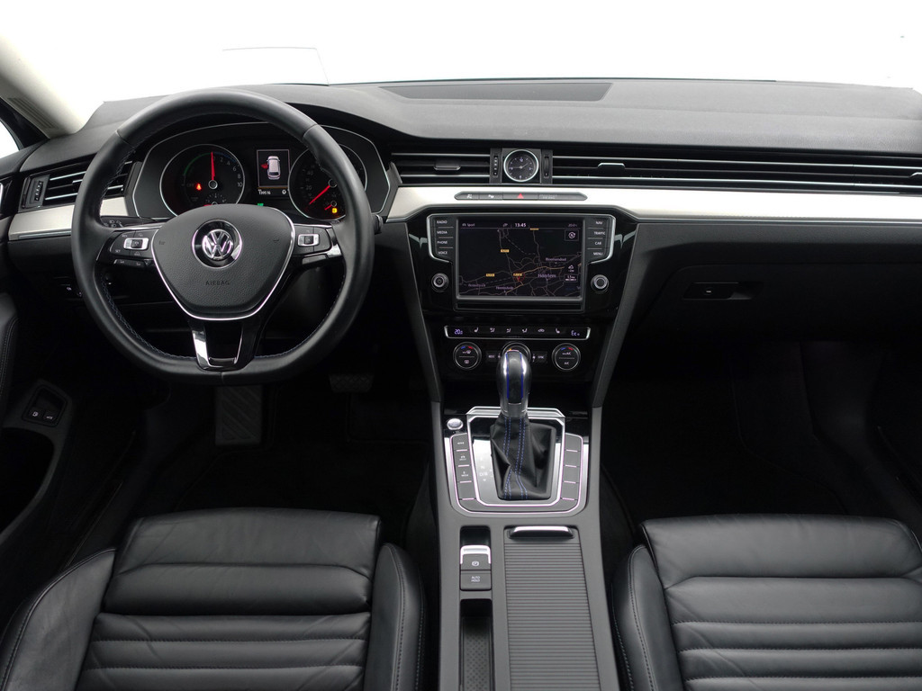 
Volkswagen Passat Variant 1.4 TSI GTE R Performance Aut- Panodak, 360 Camera, Dynaudio, Stoelmassage, Head Up, DVD, Carplay vol									