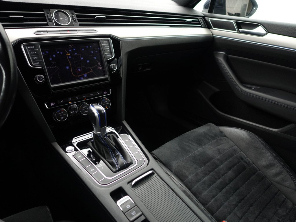 
Volkswagen Passat Variant 1.4 TSI GTE Connected Series Plus Aut- Virtual Cockpit, Panodak, Ergo Comfort, Carplay, Sfeerverlichting, Ada Cruise vol									