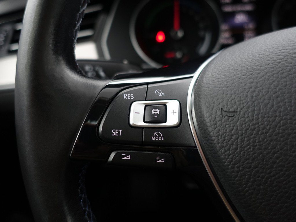 
Volkswagen Passat Variant 1.4 TSI GTE R Performance Aut- Panodak, 360 Camera, Dynaudio, Stoelmassage, Head Up, DVD, Carplay vol									