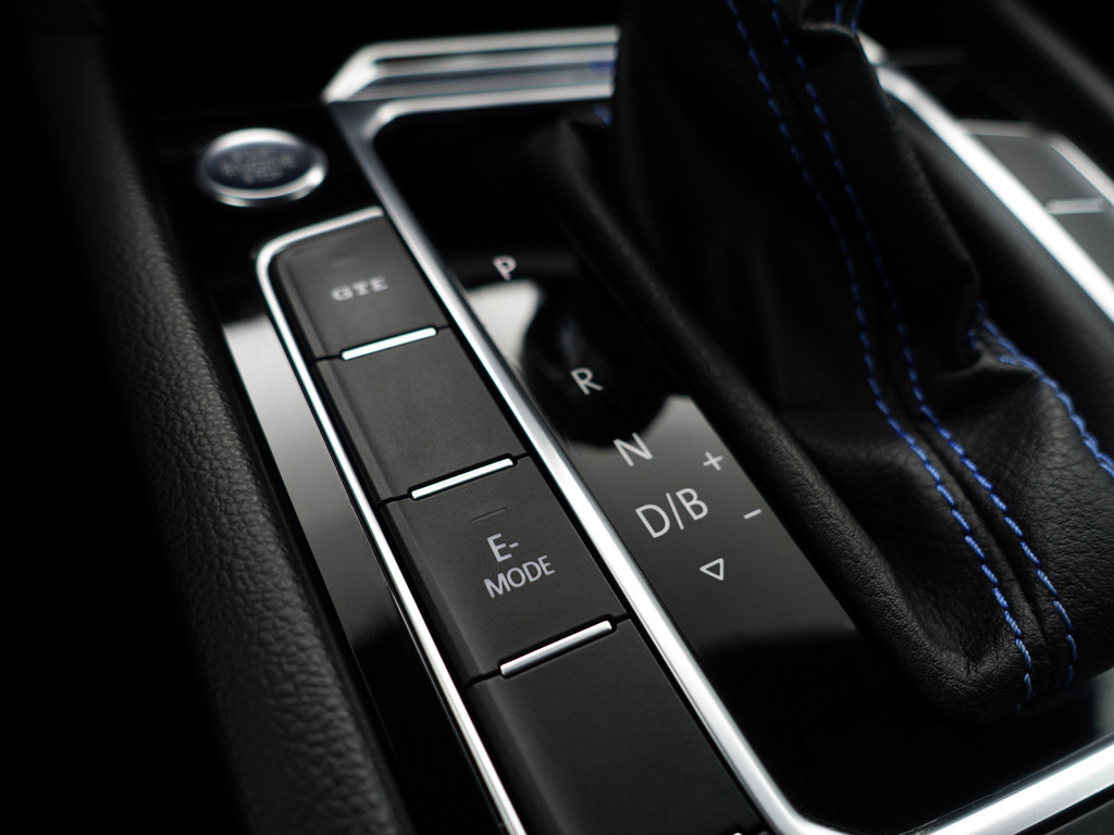 
Volkswagen Passat Variant 1.4 TSI GTE Connected Series Plus Aut- Virtual Cockpit, Panodak, Ergo Comfort, Carplay, Sfeerverlichting, Ada Cruise vol									