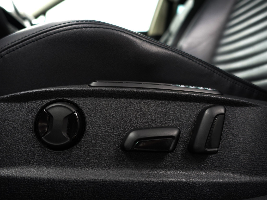 
Volkswagen Passat Variant 1.4 TSI GTE R Performance Aut- Panodak, 360 Camera, Dynaudio, Stoelmassage, Head Up, DVD, Carplay vol									