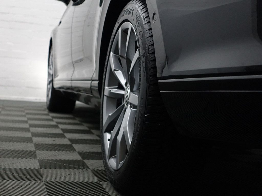 
Volkswagen Passat Variant 1.4 TSI GTE R Performance Aut- Panodak, 360 Camera, Dynaudio, Stoelmassage, Head Up, DVD, Carplay vol									