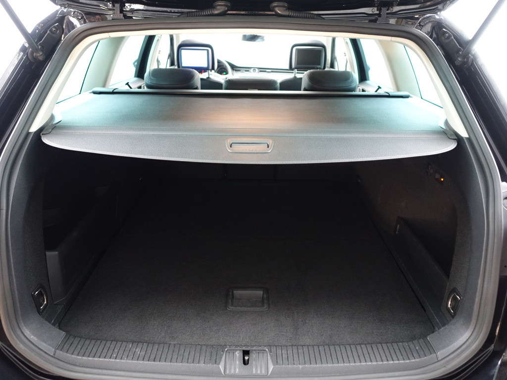 
Volkswagen Passat Variant 1.4 TSI GTE R Performance Aut- Panodak, 360 Camera, Dynaudio, Stoelmassage, Head Up, DVD, Carplay vol									