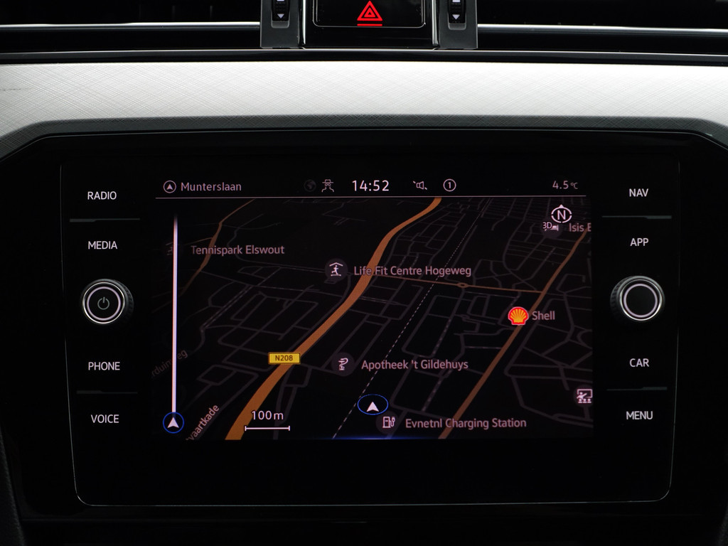 
Volkswagen Passat Variant 1.5 TSI Business Aut- Ada Cruise, Ergo Comfort, Keyless, Carplay, Park Assist, Elek Trekhaak, Led vol									