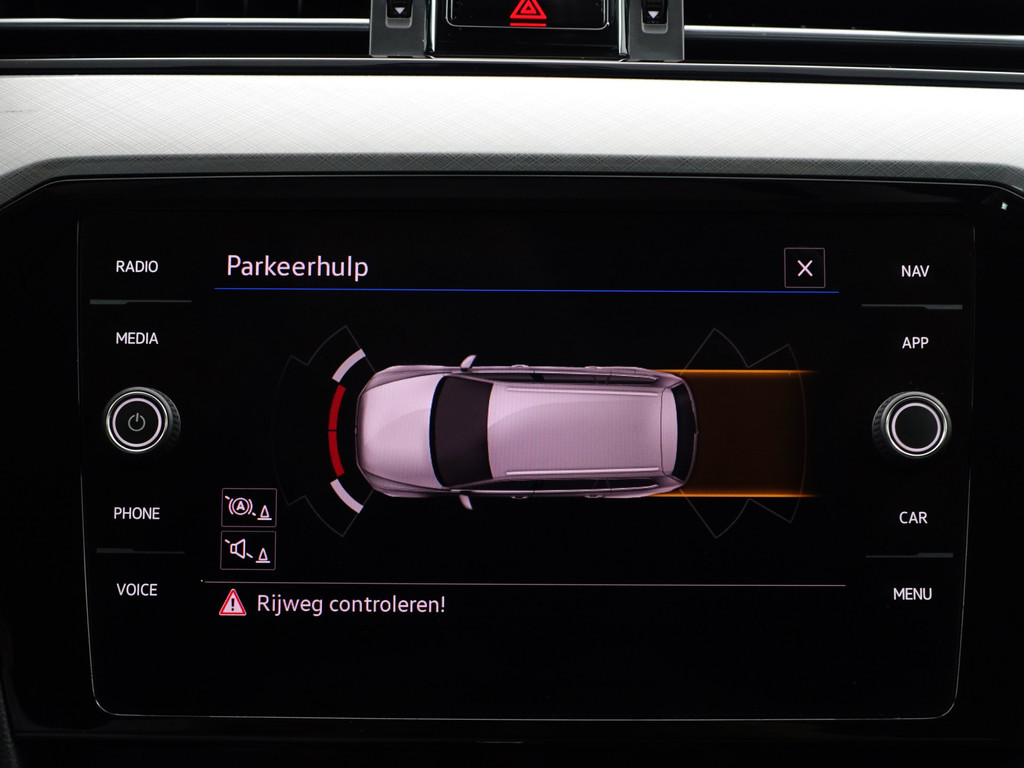 
Volkswagen Passat Variant 1.5 TSI Business Aut- Ada Cruise, Ergo Comfort, Keyless, Carplay, Park Assist, Elek Trekhaak, Led vol									