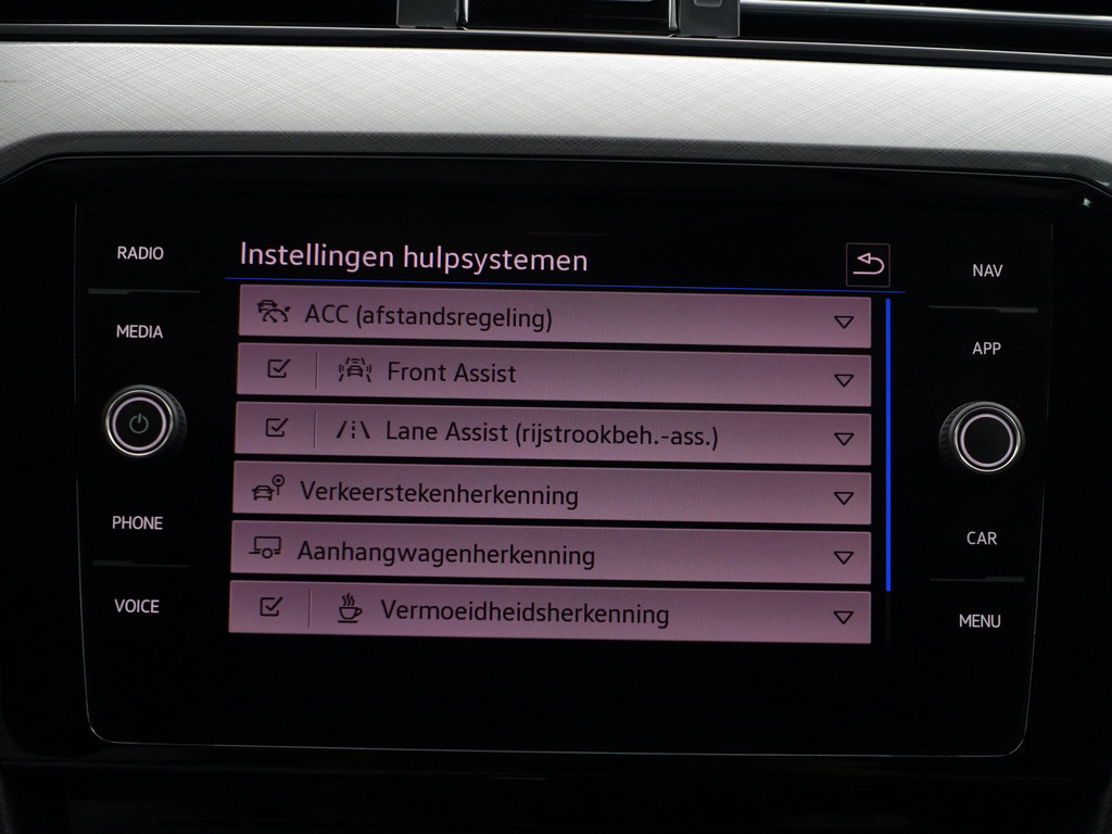 
Volkswagen Passat Variant 1.5 TSI Business Aut- Ada Cruise, Ergo Comfort, Keyless, Carplay, Park Assist, Elek Trekhaak, Led vol									