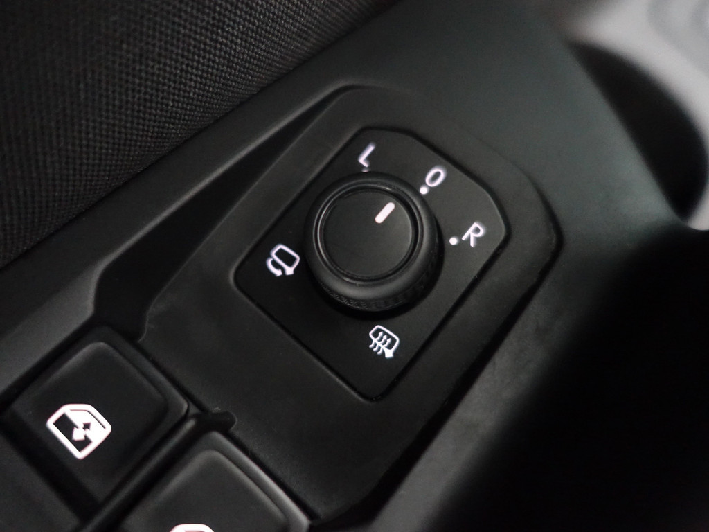 
Volkswagen Passat Variant 1.5 TSI Business Aut- Ada Cruise, Ergo Comfort, Keyless, Carplay, Park Assist, Elek Trekhaak, Led vol									