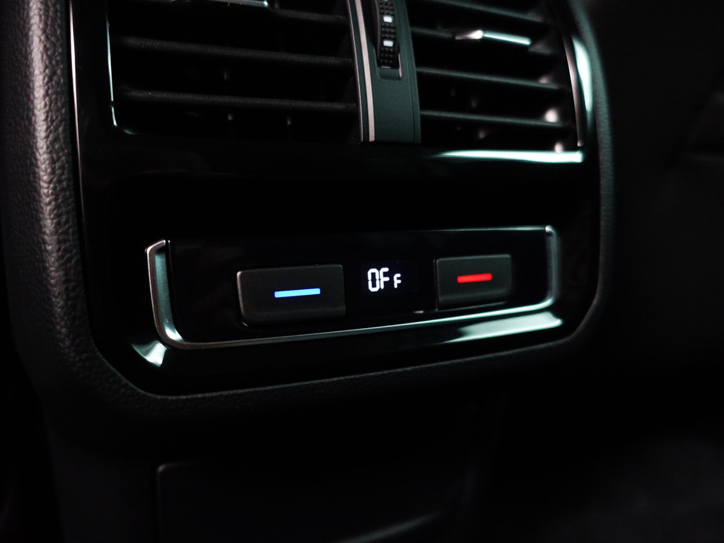 
Volkswagen Passat Variant 1.5 TSI Business Aut- Ada Cruise, Ergo Comfort, Keyless, Carplay, Park Assist, Elek Trekhaak, Led vol									