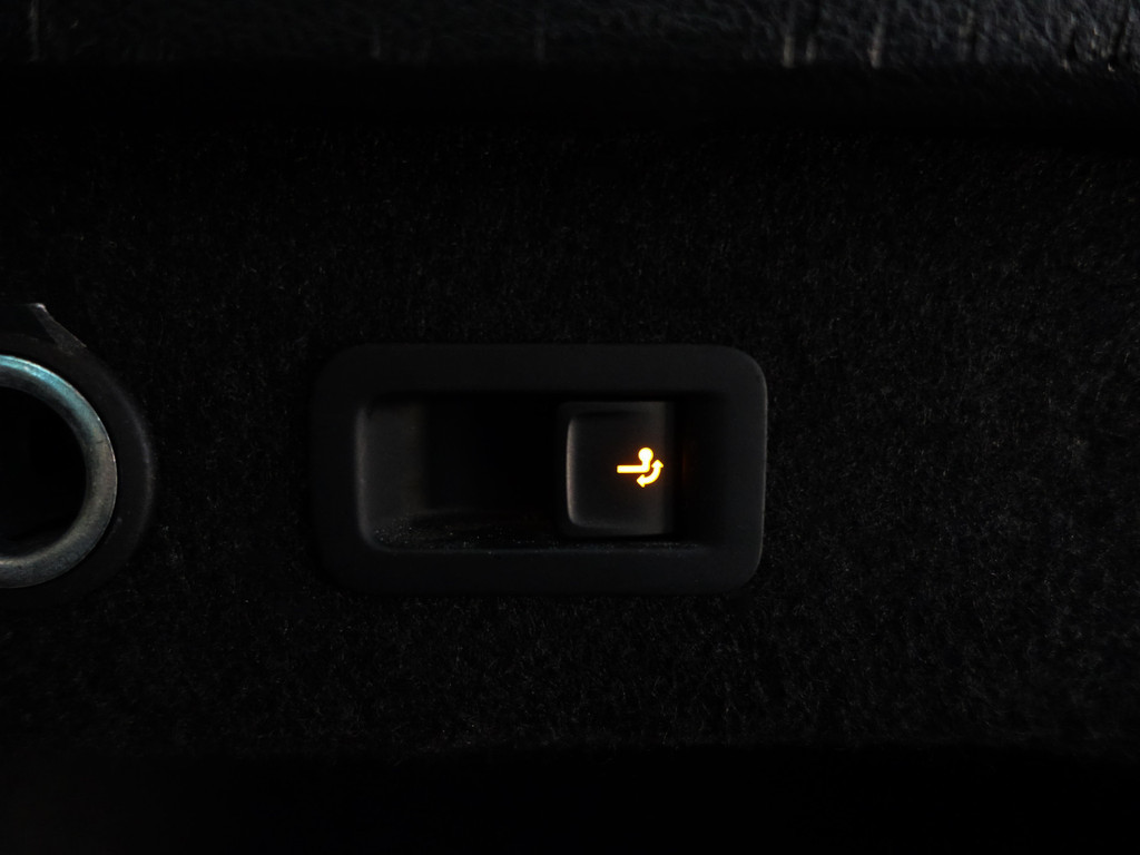 
Volkswagen Passat Variant 1.5 TSI Business Aut- Ada Cruise, Ergo Comfort, Keyless, Carplay, Park Assist, Elek Trekhaak, Led vol									