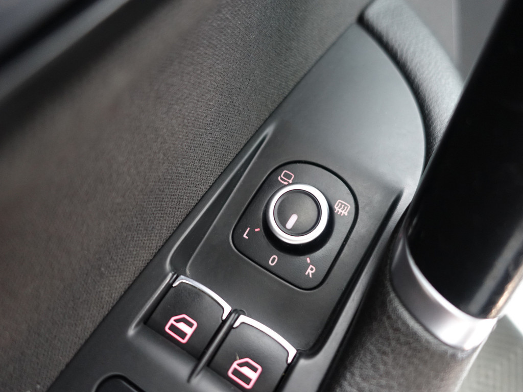 
								Volkswagen Passat CC 2.0 TSI R Line+ Aut- Panodak, Stoelventilatie, Park Assist, Navi, Dynamic Select, Park Pilot vol									