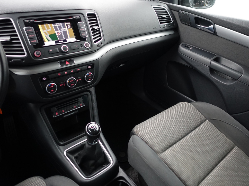 
								Volkswagen Sharan 1.4 TSI Highline- 7 Pers, Park Assist, Navi, Trekhaak, Clima, Cruise, 2x Schuifdeur vol									