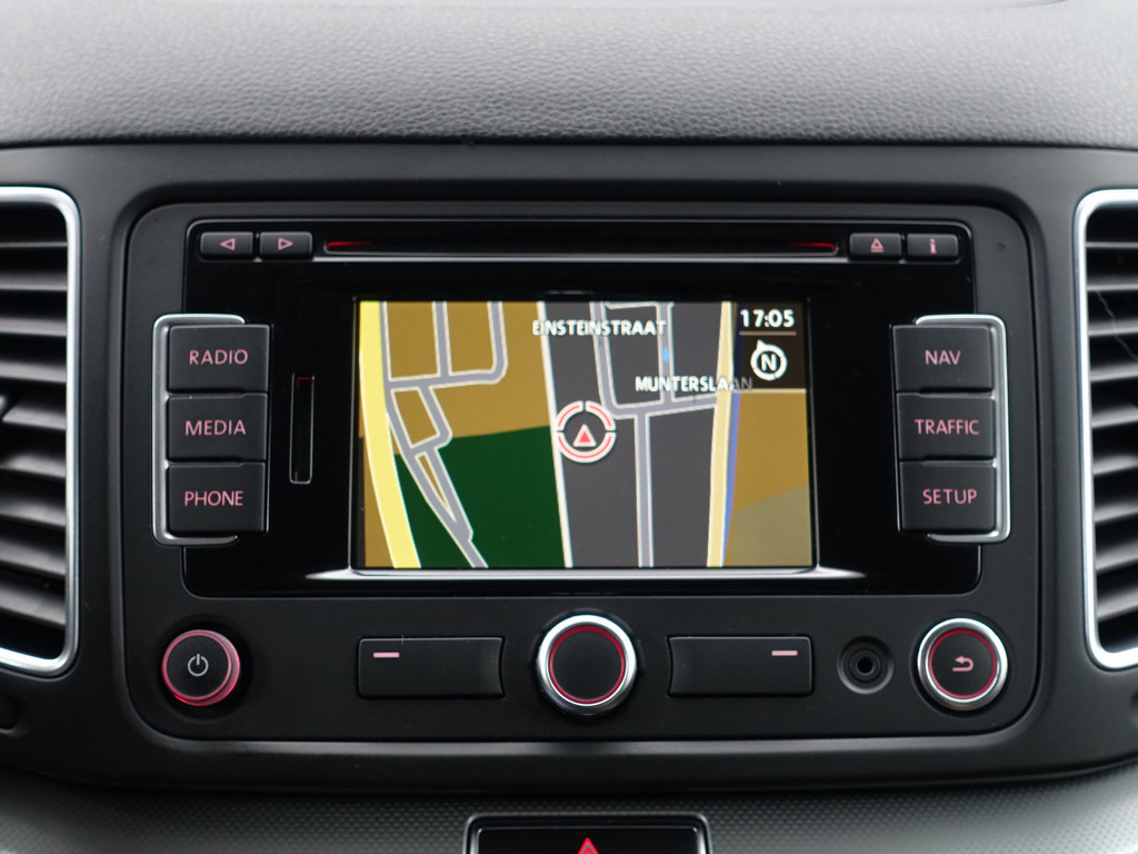 
								Volkswagen Sharan 1.4 TSI Highline- 7 Pers, Park Assist, Navi, Trekhaak, Clima, Cruise, 2x Schuifdeur vol									
