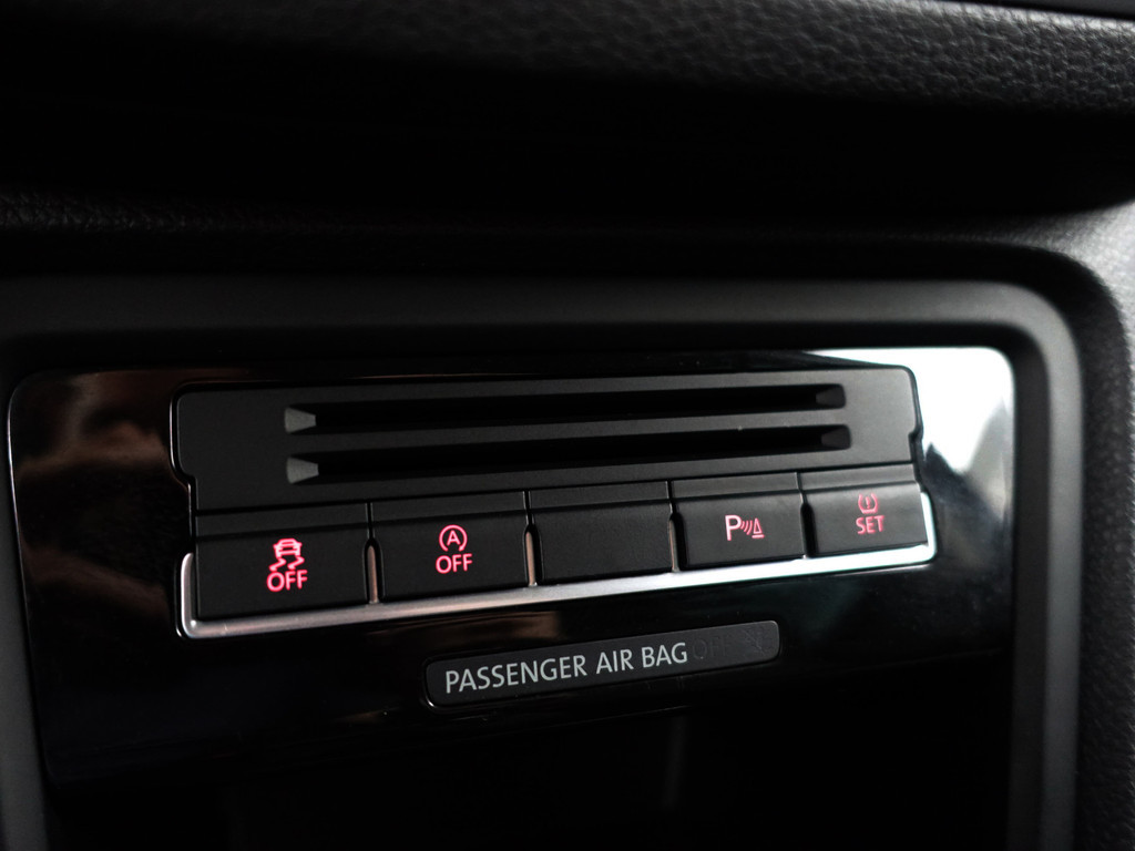 
								Volkswagen Sharan 1.4 TSI Highline- 7 Pers, Park Assist, Navi, Trekhaak, Clima, Cruise, 2x Schuifdeur vol									