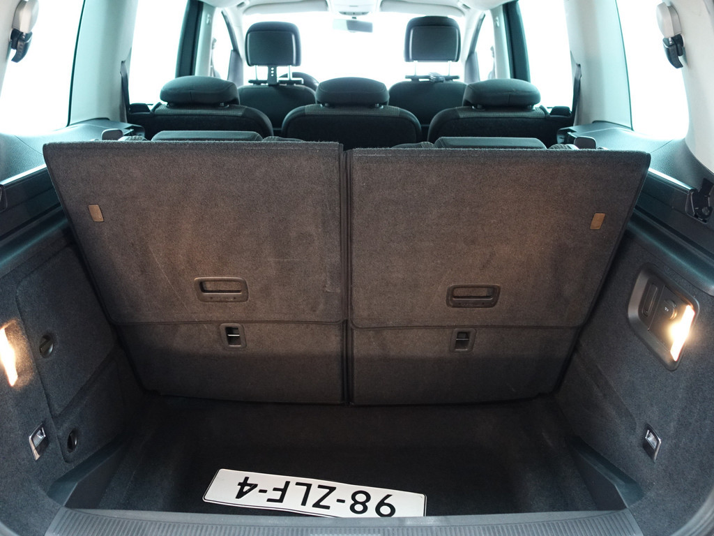 
								Volkswagen Sharan 1.4 TSI Highline- 7 Pers, Park Assist, Navi, Trekhaak, Clima, Cruise, 2x Schuifdeur vol									