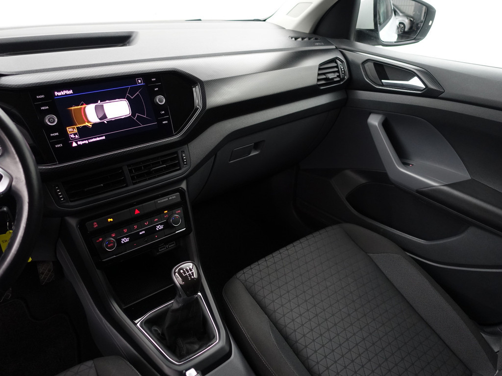 
								Volkswagen T-Cross 1.0 TSI R line- CarPlay, Ada cruise, Park Assist, Clima, Navi, Elek Spiegel Pakket vol									