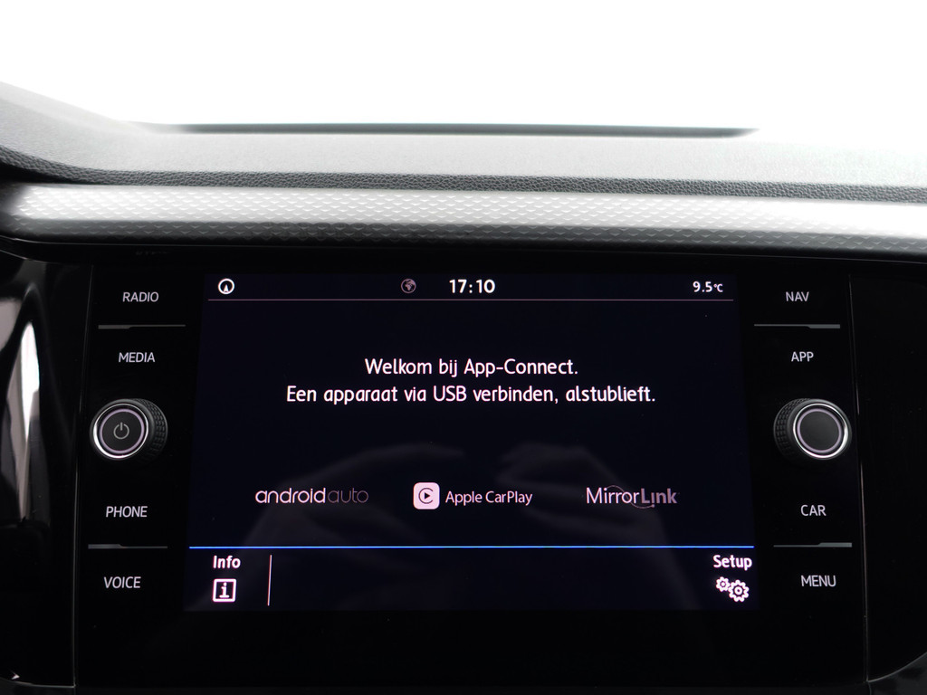 
								Volkswagen T-Cross 1.0 TSI R line- CarPlay, Ada cruise, Park Assist, Clima, Navi, Elek Spiegel Pakket vol									