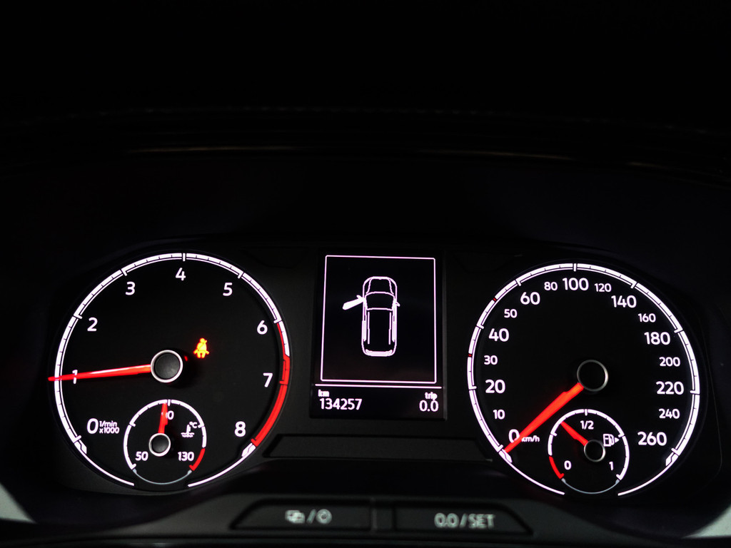 
								Volkswagen T-Cross 1.0 TSI R line- CarPlay, Ada cruise, Park Assist, Clima, Navi, Elek Spiegel Pakket vol									