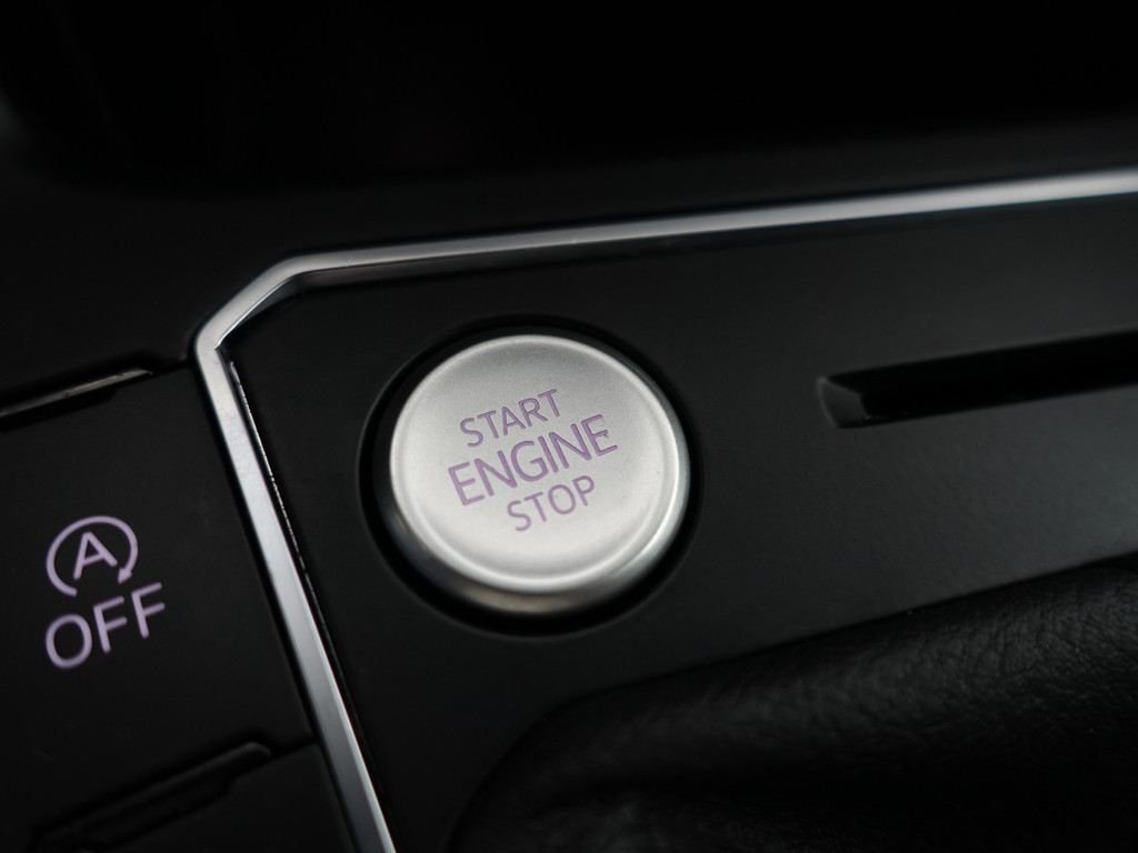 
Volkswagen Taigo 1.0 TSI R-Line- Panoramadak, Keyless, Xenon Led, CarPlay, Ada Cruise, Sport Interieur, Stoelverwarming vol									