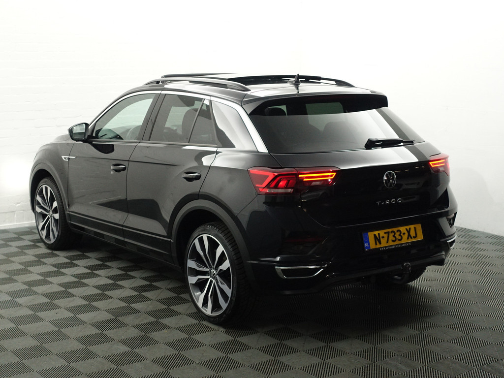 
Volkswagen T-Roc 1.5 TSI R-Line+ Aut- Nieuw Model, Panodak, Sport interieur, Camera, Ada Cruise, Park Assist, Dynamic Select vol									