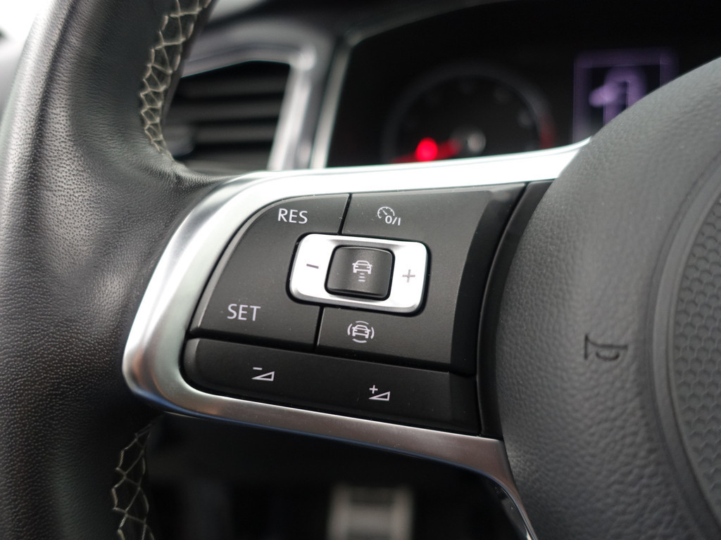 
Volkswagen T-Roc 1.5 TSI R-Line+ Aut- Nieuw Model, Panodak, Sport interieur, Camera, Ada Cruise, Park Assist, Dynamic Select vol									