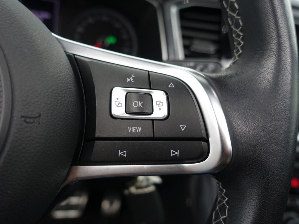 
Volkswagen T-Roc 1.5 TSI R-Line+ Aut- Nieuw Model, Panodak, Sport interieur, Camera, Ada Cruise, Park Assist, Dynamic Select vol									